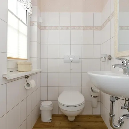 Sonne & Fuer 7 Personen Mit Sauna Und Whirpool Hébergement de vacances