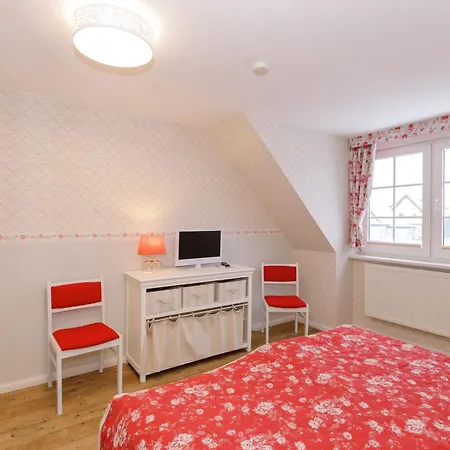 Sonne & Fuer 7 Personen Mit Sauna Und Whirpool Hébergement de vacances Ostseebad Kühlungsborn