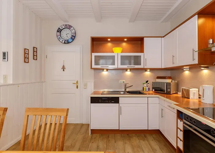 Holiday home Sonne & Fuer 7 Personen Mit Sauna Und Whirpool Kuehlungsborn