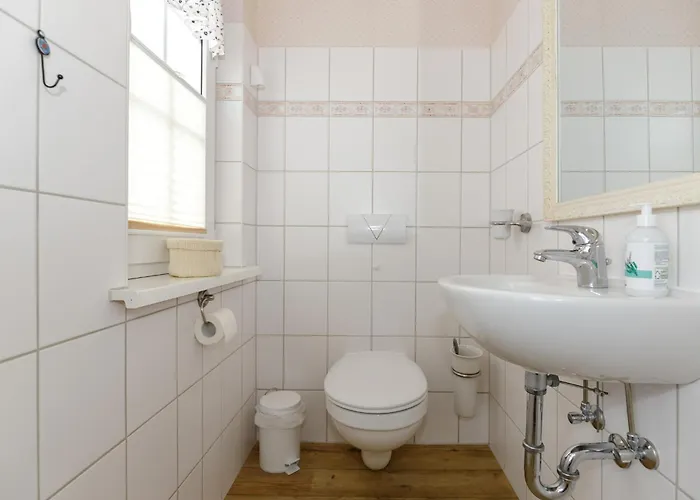 Sonne & Fuer 7 Personen Mit Sauna Und Whirpool Holiday home