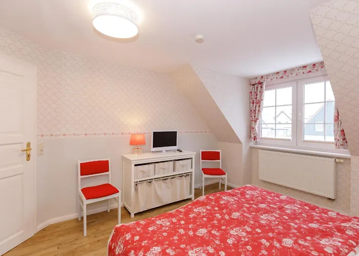 Sonne & Fuer 7 Personen Mit Sauna Und Whirpool Holiday home Kuehlungsborn