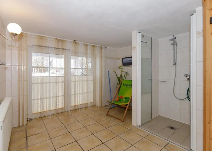 Sonne & Fuer 7 Personen Mit Sauna Und Whirpool Holiday home Kuehlungsborn