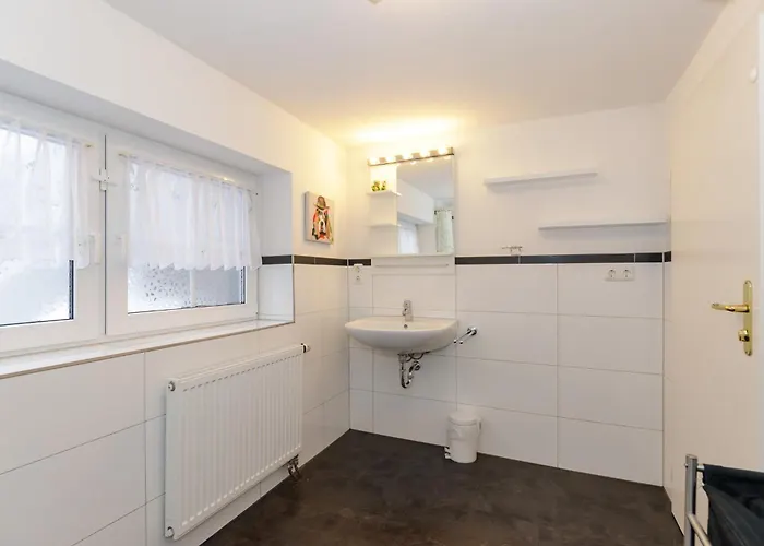 Holiday home Sonne & Fuer 7 Personen Mit Sauna Und Whirpool Kuehlungsborn